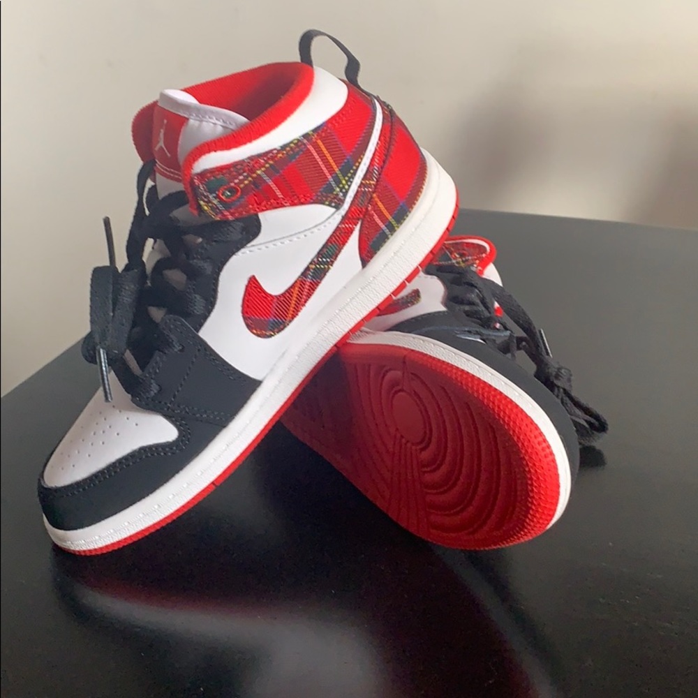 Kids sneakers